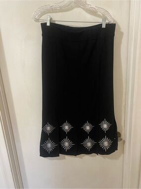 Vintage yarns & stitches Women’s Black Skirt starburst-like embroidery slits